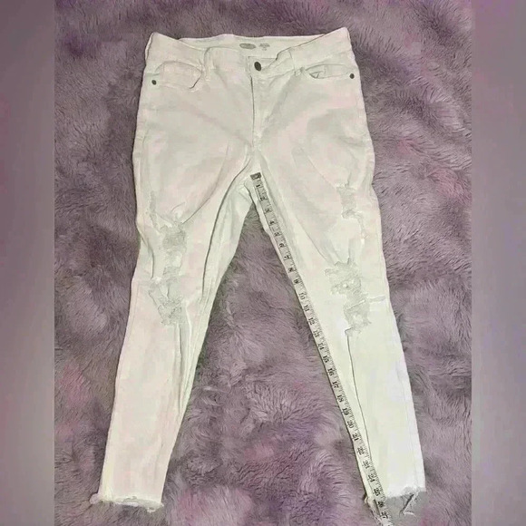 Old Navy 12 White Distressed Jeans - Picture 6 of 8